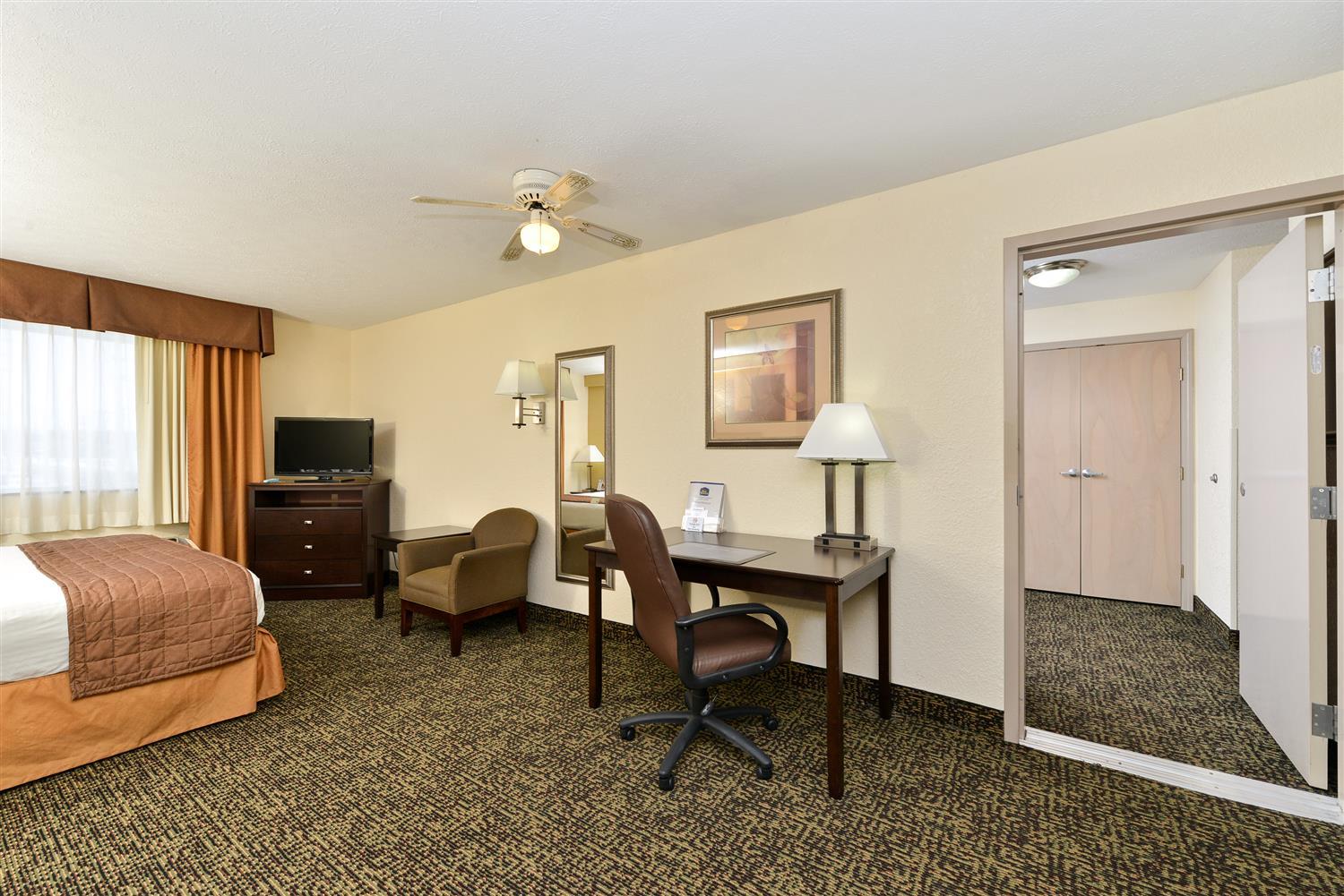 Best Western Елирия Екстериор снимка