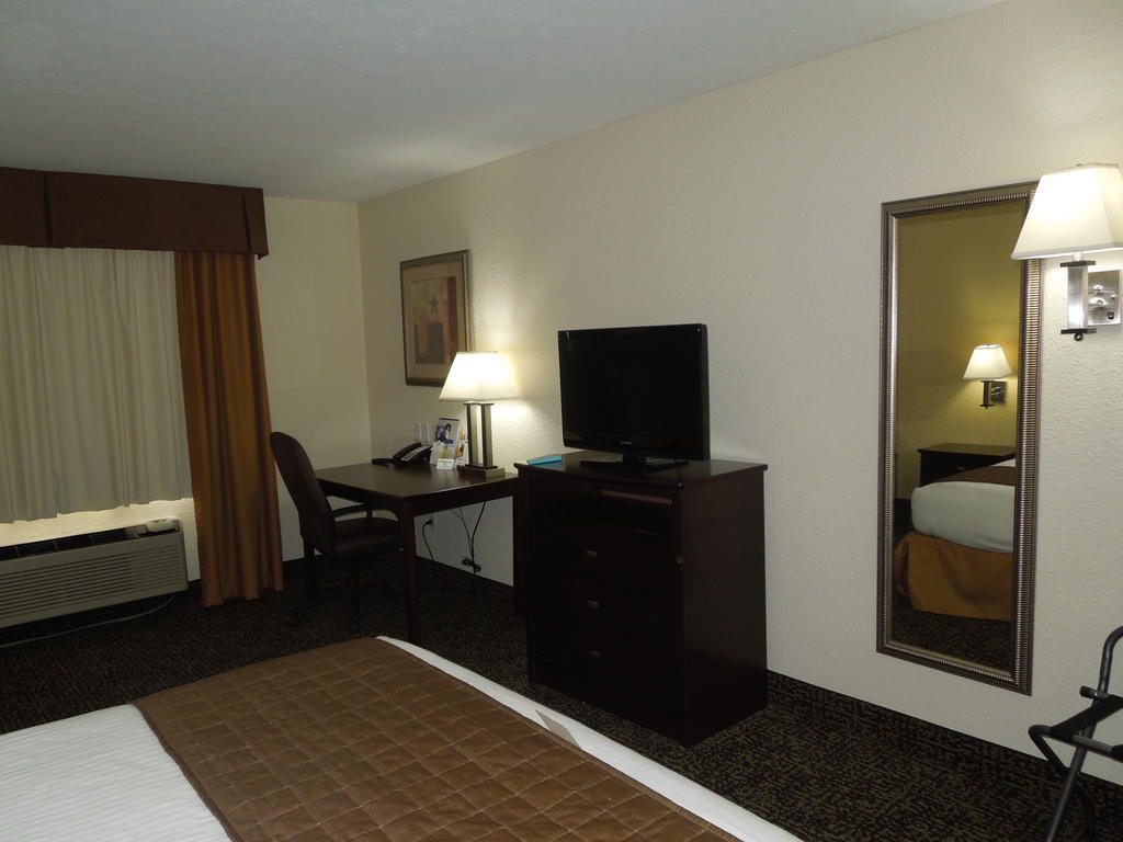Best Western Елирия Екстериор снимка
